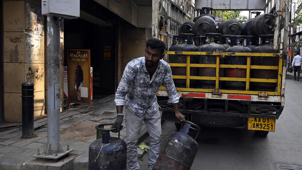 Bengaluru hotels to hike prices again after commercial gas cylinder price goes up from ₹2,162 to ₹3,152