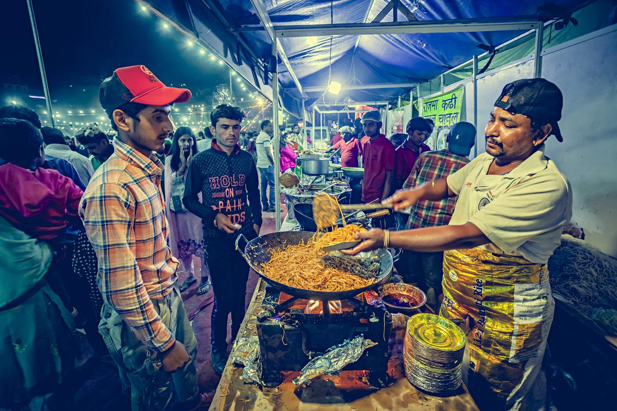 Indo-Chinees eten is alomtegenwoordig in Indiase steden en dorpen.