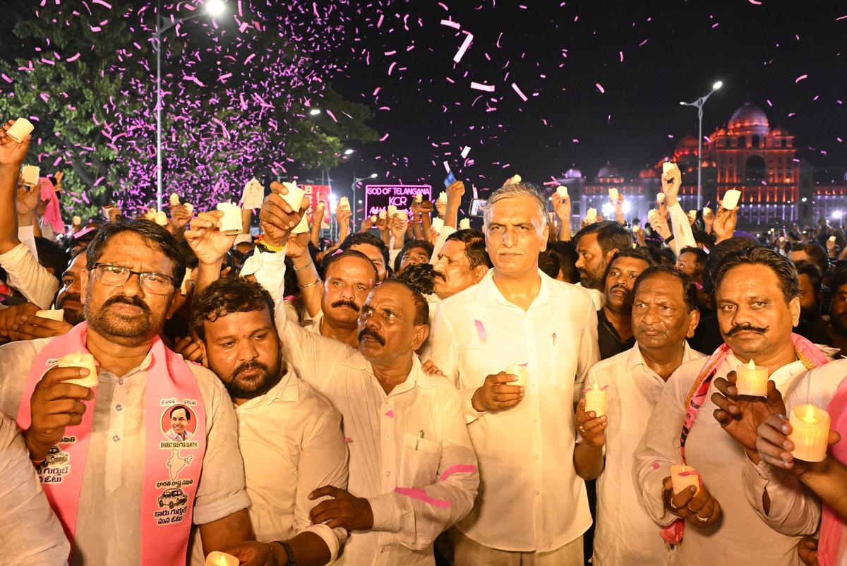 Senior leader of the Bharat Rashtra Samithi T. Harish Rao paying homage to the people who lost their lives for a separate Telangana at Martyrs’ Memorial buildings ahead of Telangana State Formation day celebrations in Hyderabad on Saturday. 