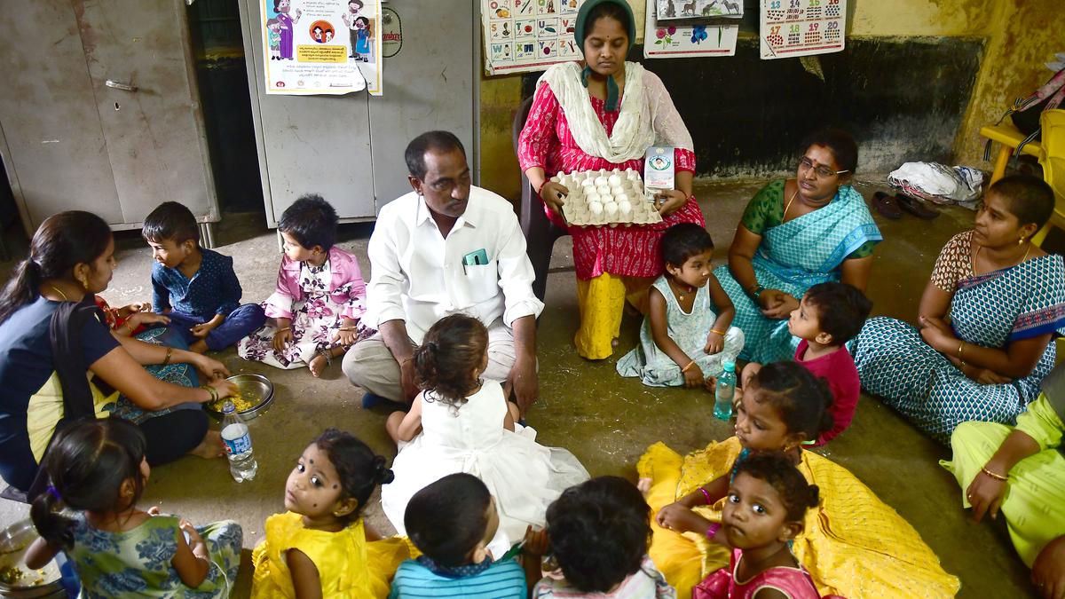 Poor quality ration being given at Anganwadis, pregnant women complain to child rights panel