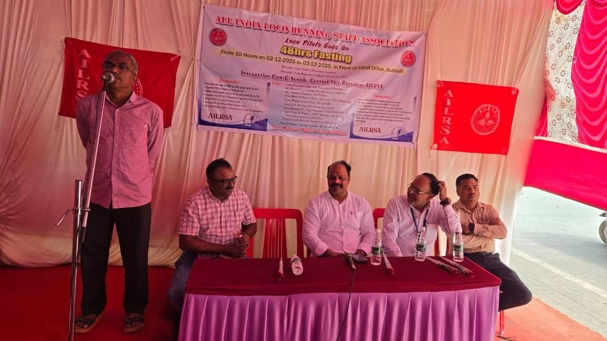 48-hr hunger strike by loco pilots begins in Hubballi