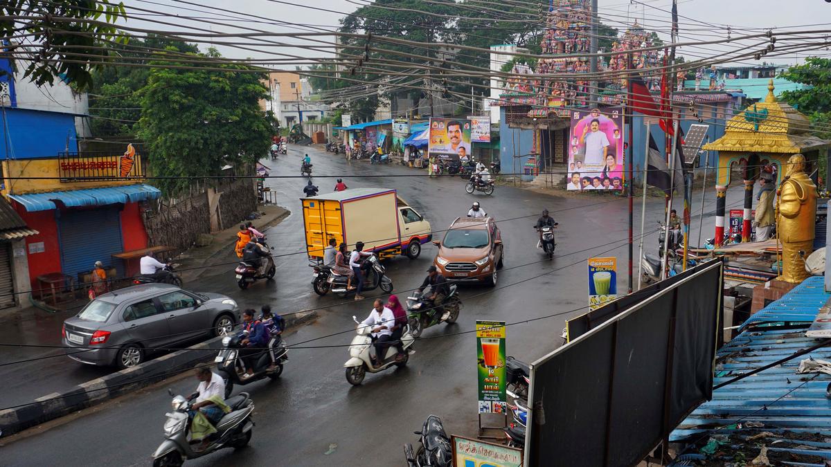 Moolakulam junction turns into a major bottleneck