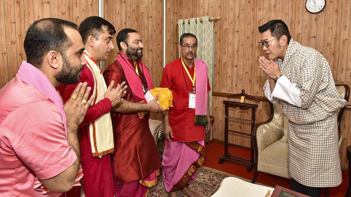 Bhutan King begins 3-day visit to Assam, offers prayer at Kamakhya Temple