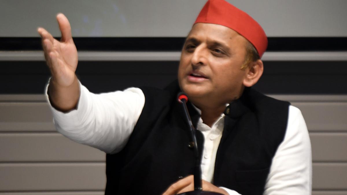 Akhilesh lauds Nitish on initiating caste survey
