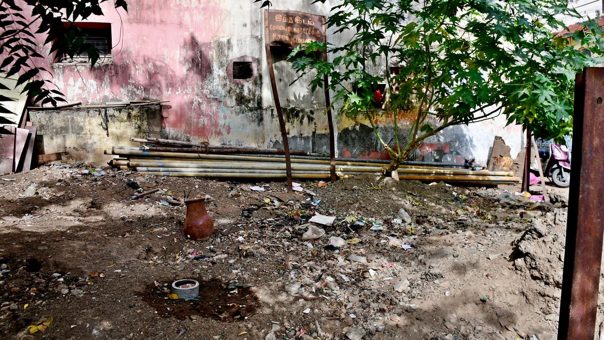Coimbatore Corporation-owned land in Ward 45 turns dumping ground