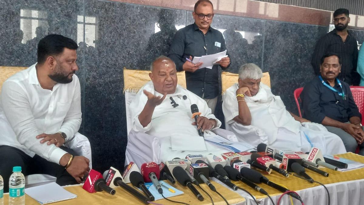 Deve Gowda criticises CM Siddaramaiah for his comments on PM