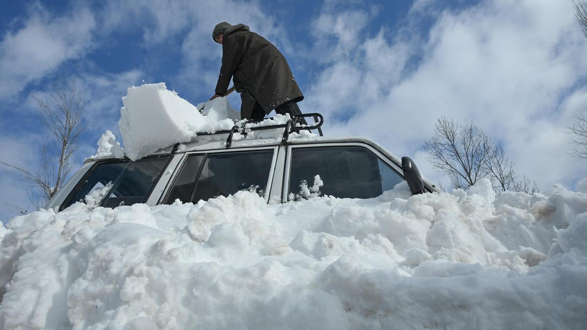 Cold conditions prevail in Kashmir; Sonamarg coldest place with low of minus 11.2 degrees Celsius