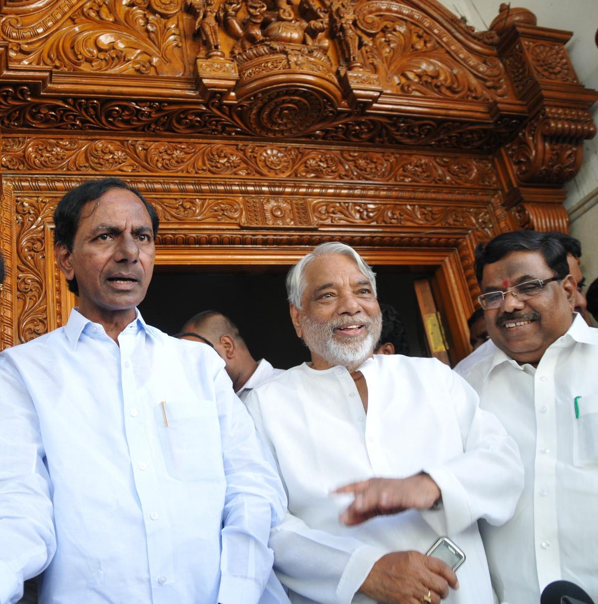 File photo of K. Keshav Rao with Bharat Rashtra Samithi (BRS, then TRS) president K. Chandrasekhar Rao