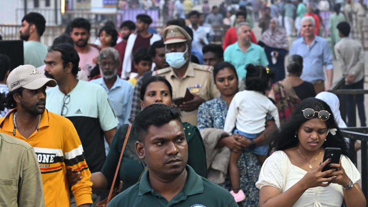 Puducherry witnesses heavy traffic as tourists flock U.T. for New Year celebrations