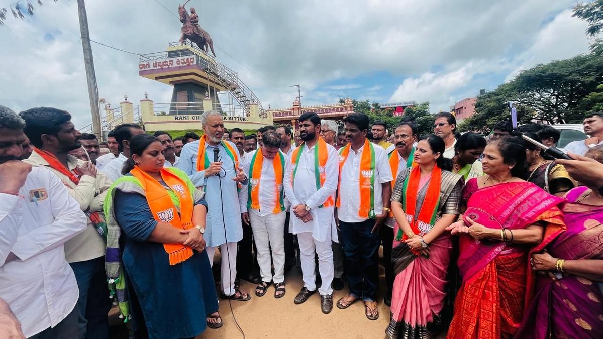 BJP stages protest in Kittur seeking that its kidnapped member be traced early