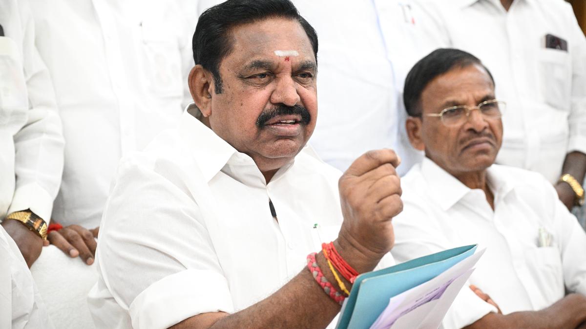 Palaniswami flays Stalin over bombs being thrown on police vehicle near Perambalur