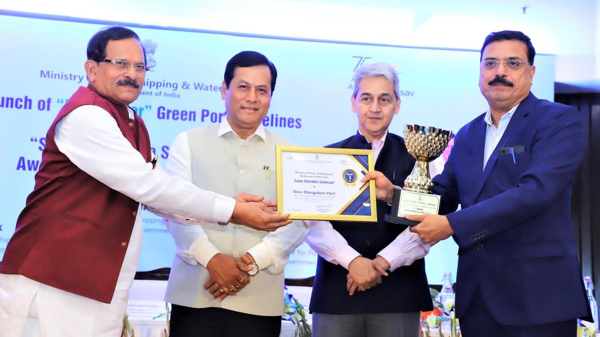 NMPA bags third prize from Shipping Ministry for overall performance among major ports