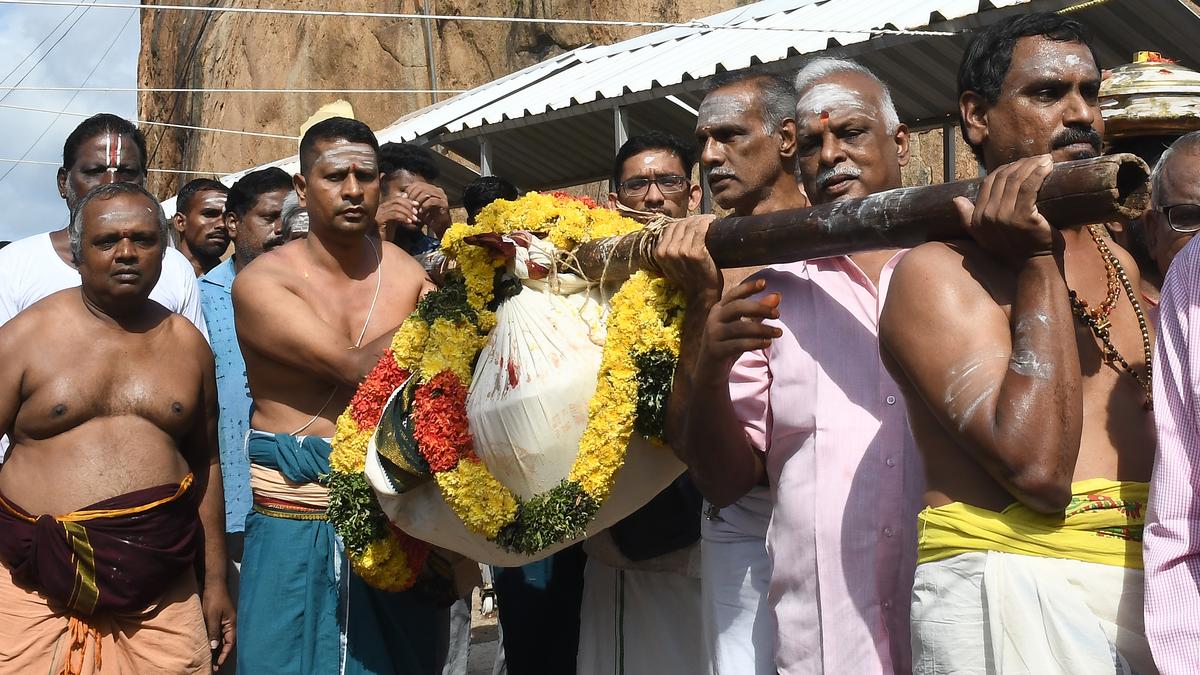 Watch | Tiruchi temple prepares a 150 kg ‘Kozhukattai’ every year