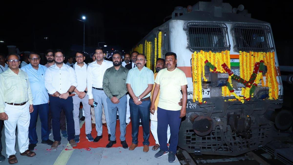 Siddheshwar Express celebrates golden jubilee