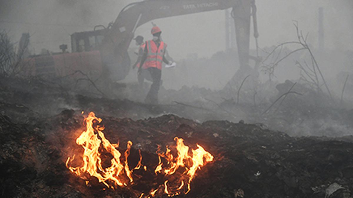 Kochi’s Brahmapuram | A dump fire that raises a stink