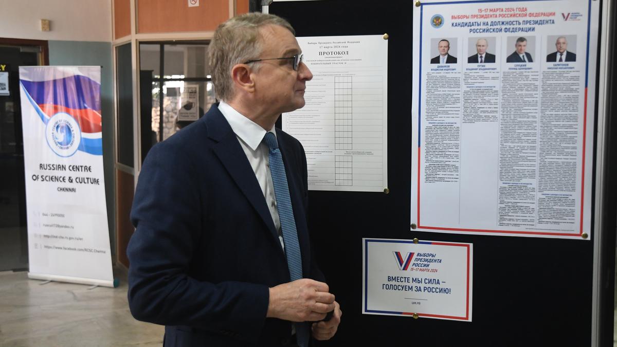 Russian citizens vote in Presidential elections in Chennai