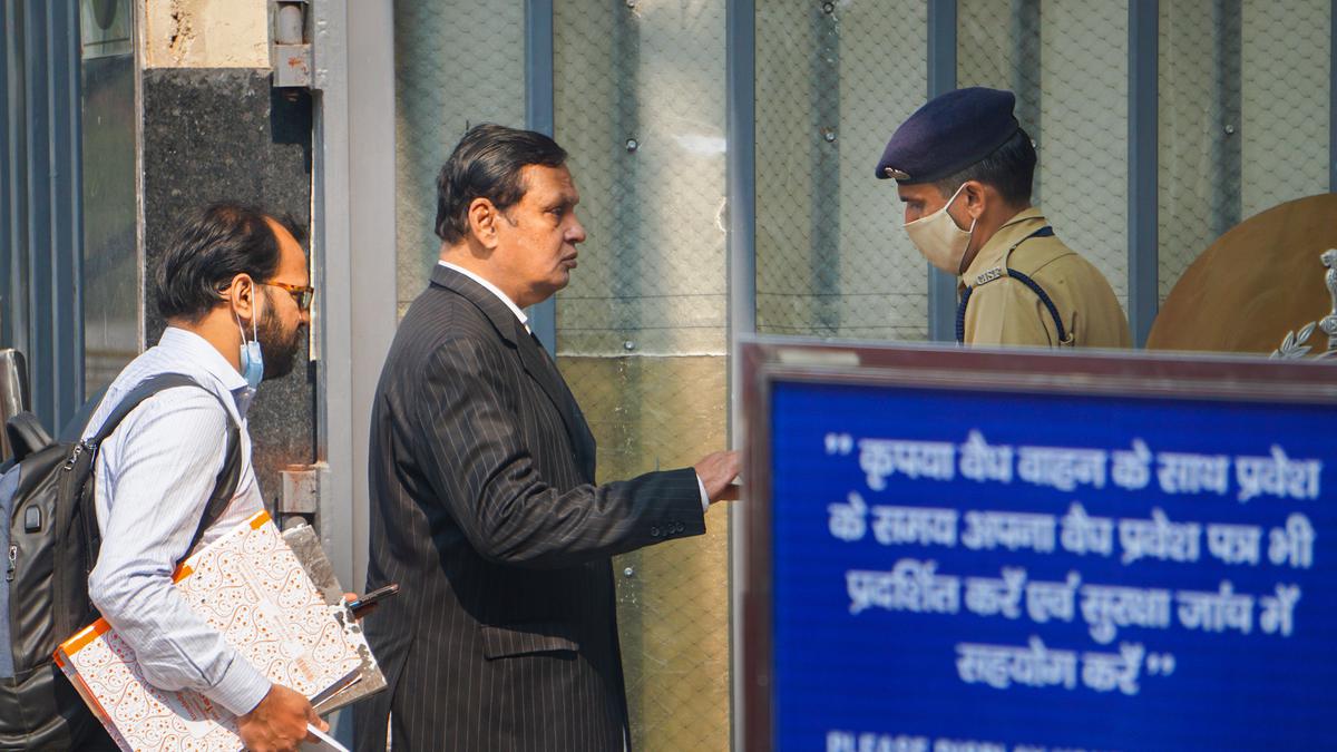 CBI arrests Videocon chief Venugopal Dhoot in alleged loan case