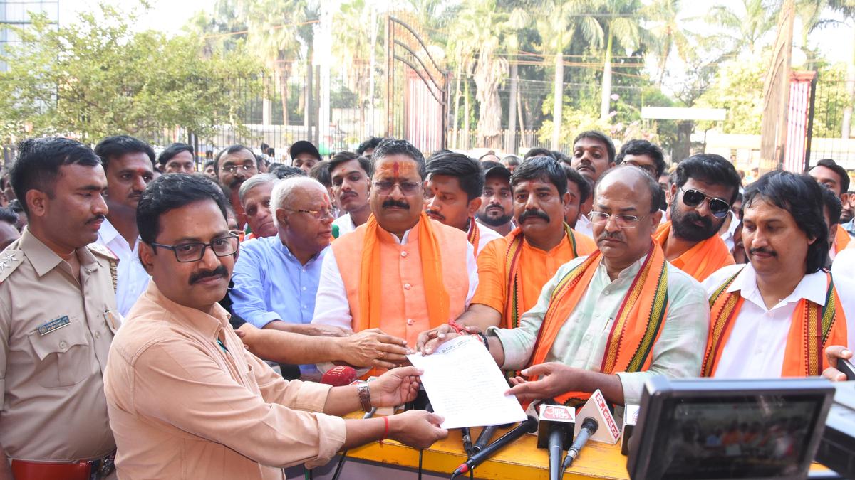 BJP’s ‘disgruntled’ leaders take out separate protest march over waqf issue in Bidar