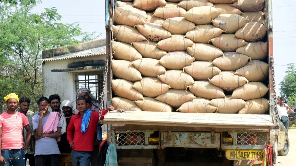 Komatireddy irked over delay in paddy procurement