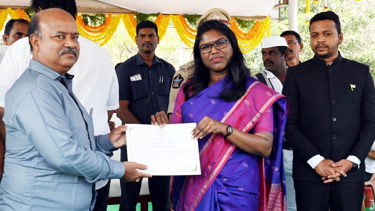Eluru Collector honours Information department staff for exemplary services