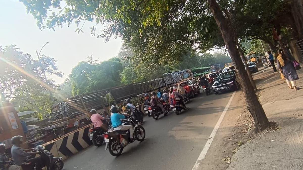 Ensure easy vehicular movement on Dr. Ambedkar Road located near ICF, residents tell Railways