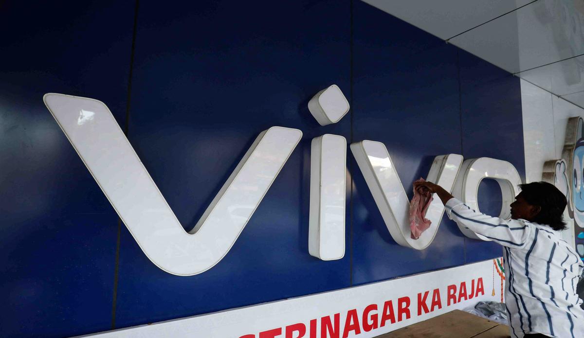 China grants consular protection to Vivo employees detained in India;  says it is strongly committed to the rights of its companies
