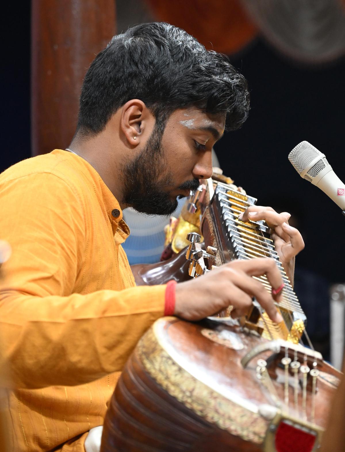 Ramana combina perfeitamente notas e traços em todos os kalams 