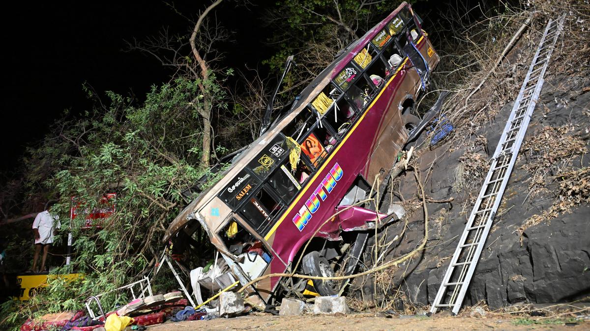 Four killed as bus falls into gorge in Yercaud