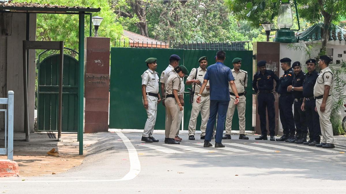 15-day ultimatum to Rabri Devi to vacate Patna bungalow
