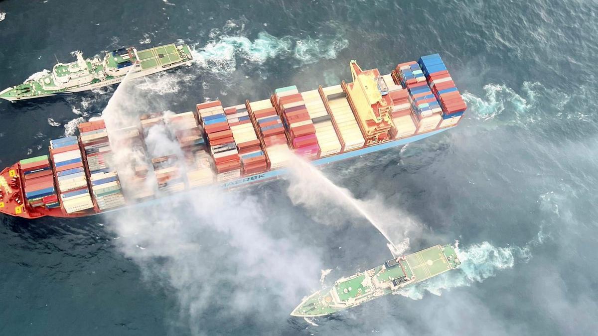 Fire on international cargo ship: Coastal districts asked to take precautions due to oil spill threat