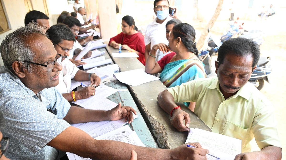More than 4.42 lakh apply for inclusion in electoral rolls as of December 27 in Tamil Nadu
