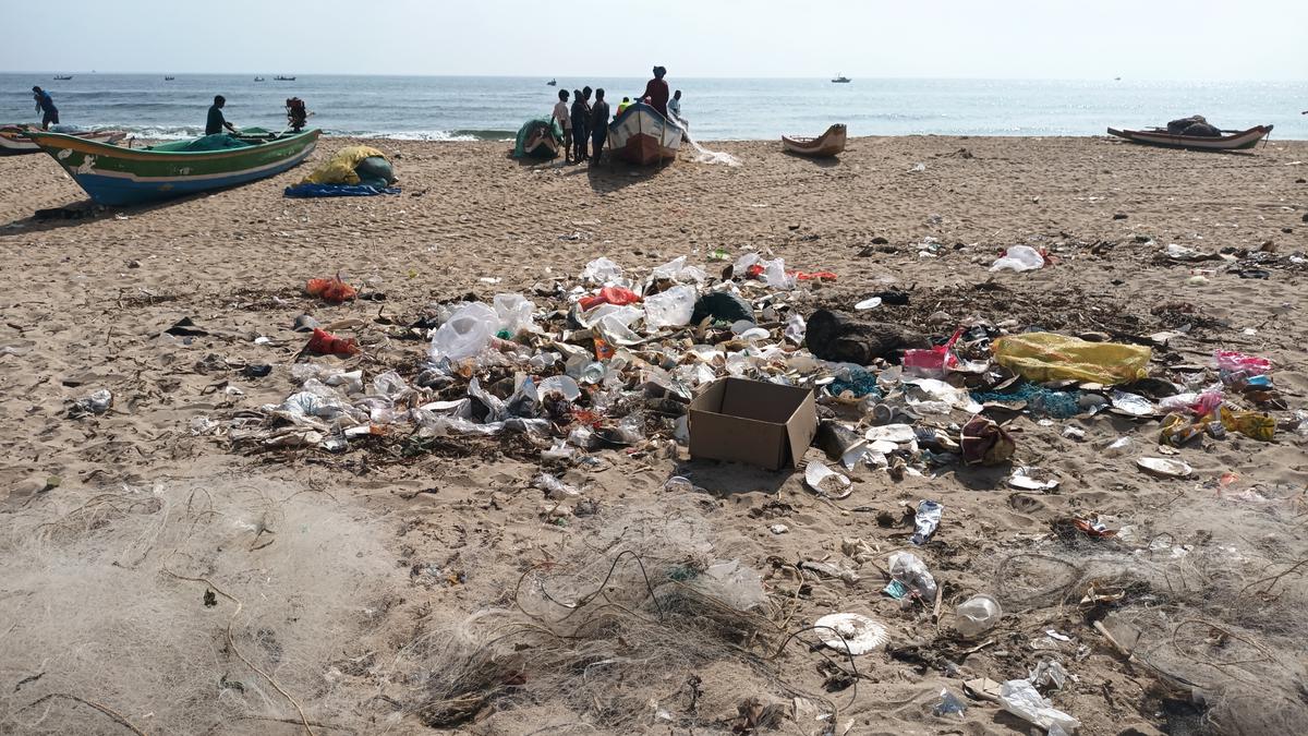 Marina Beach shores littered with waste post Pongal holidays