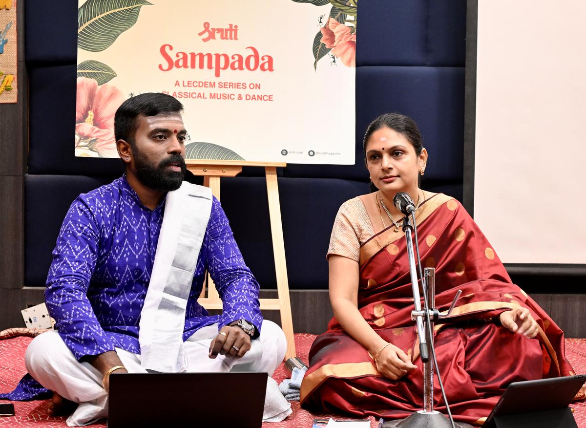 Madhusudhanan Kachaelvan and Bhave Hari Lecture performance 'Kanchipuram in raga and rhythm'. He mentioned that Temple Town is home to 14 Divyadam and five Padal Petra Stalms.