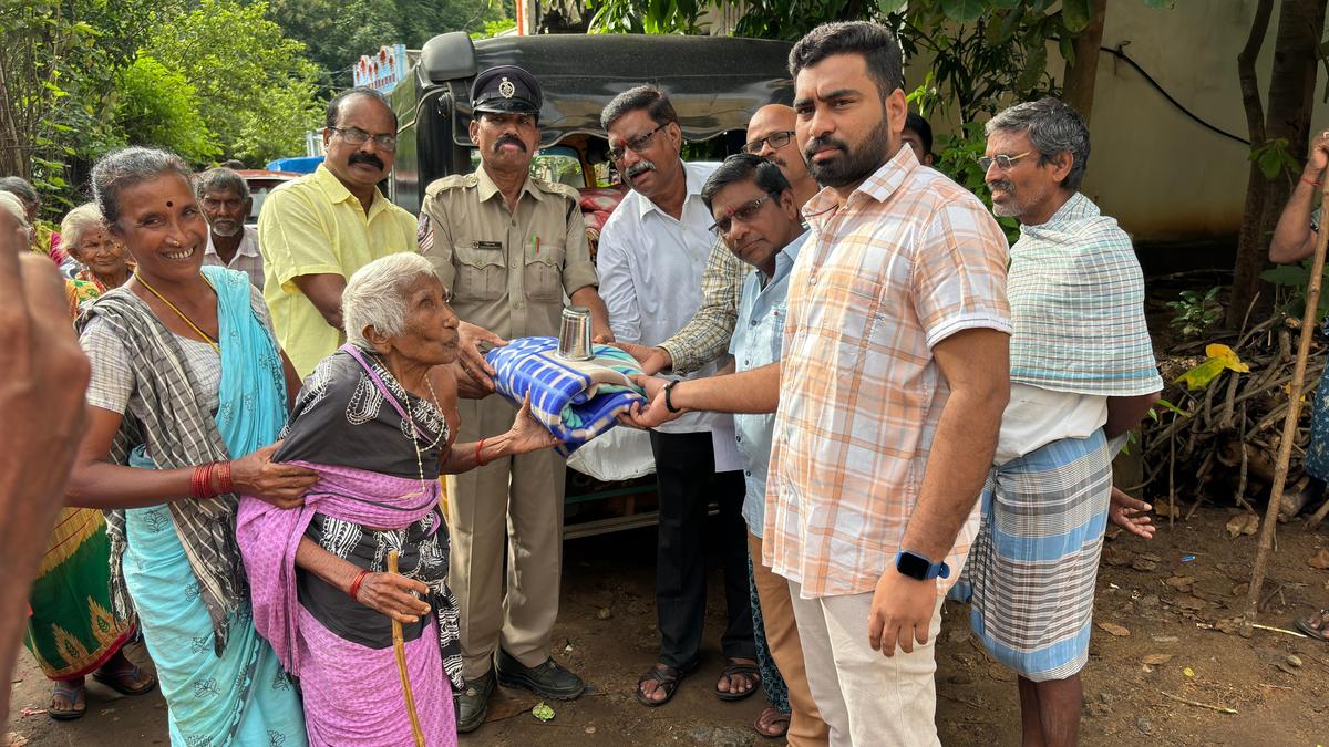 Local leaders honour head constable for decade-long charitable work in Parvathipuram-Manyam district