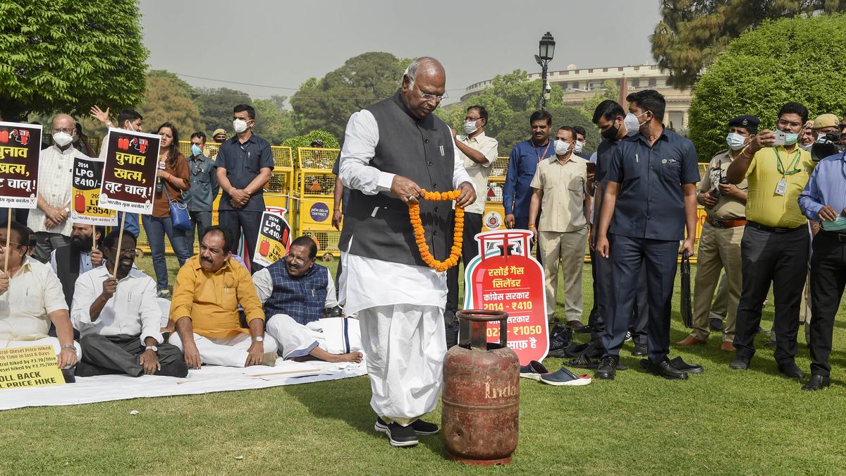 Opposition parties should come together to end BJP's 'oppression': Kharge