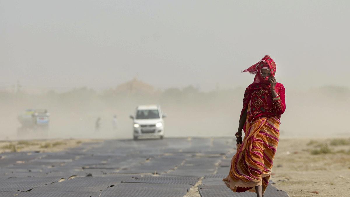 Red alert issued as heatwave sweeps Uttar Pradesh