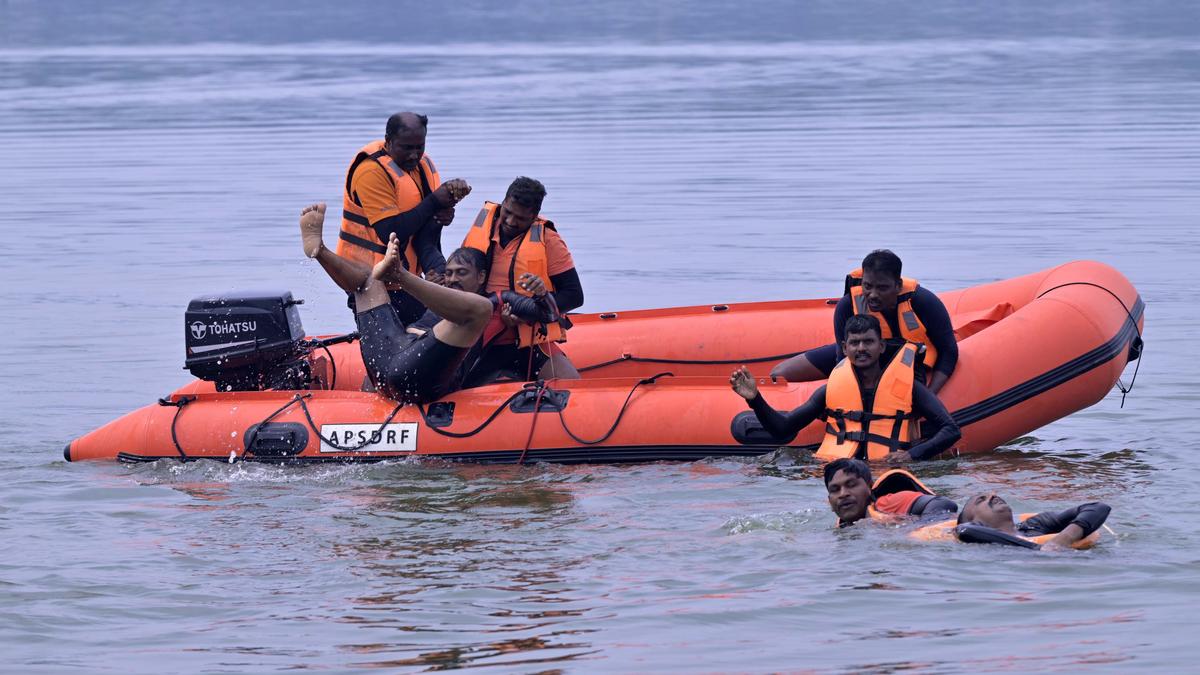 SDRF conducts demonstration on flood response at Punnami Ghat