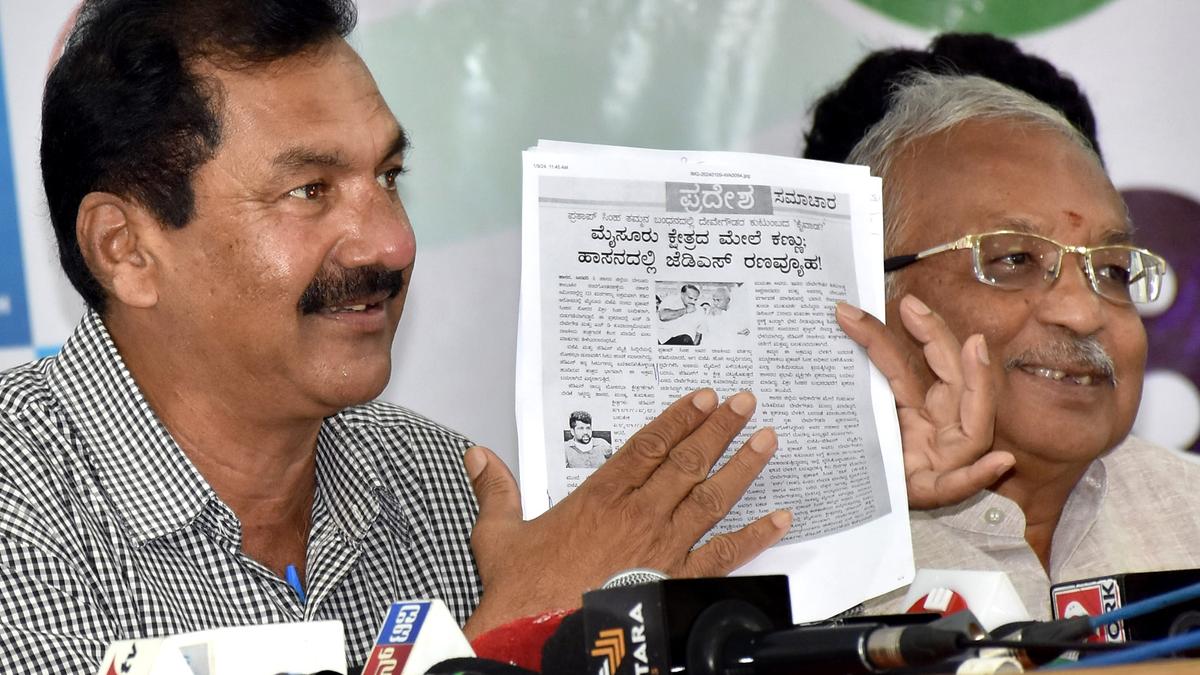 Congress expresses outrage over refusal to accept hard copy voter enrollment forms