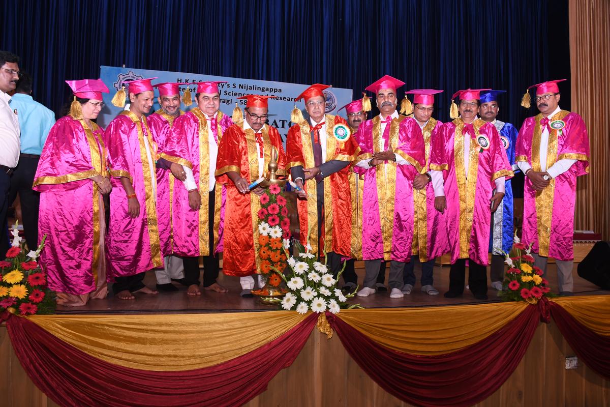 The graduation day of S. Nijalingappa Institute of Dental Sciences and Research being inaugurated at PDA Engineering College’s auditorium in Kalaburagi on Sunday. 