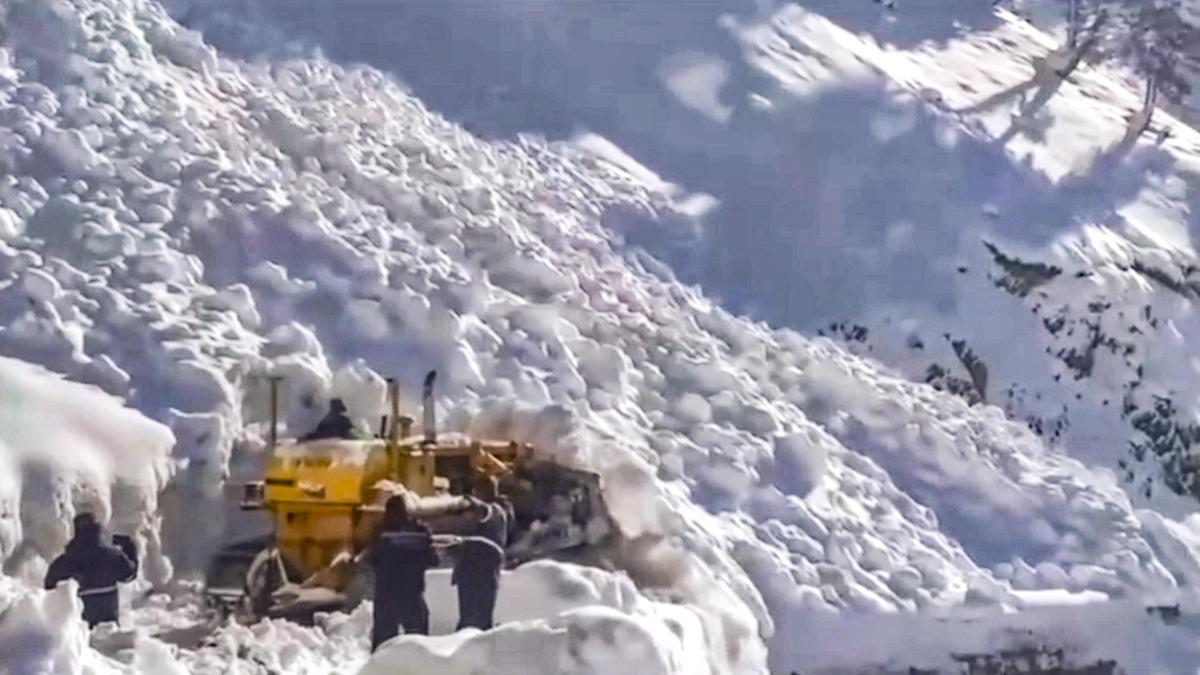 Traffic management of unpredictable Zojila Pass comes under scanner as avalanche toll touches 7