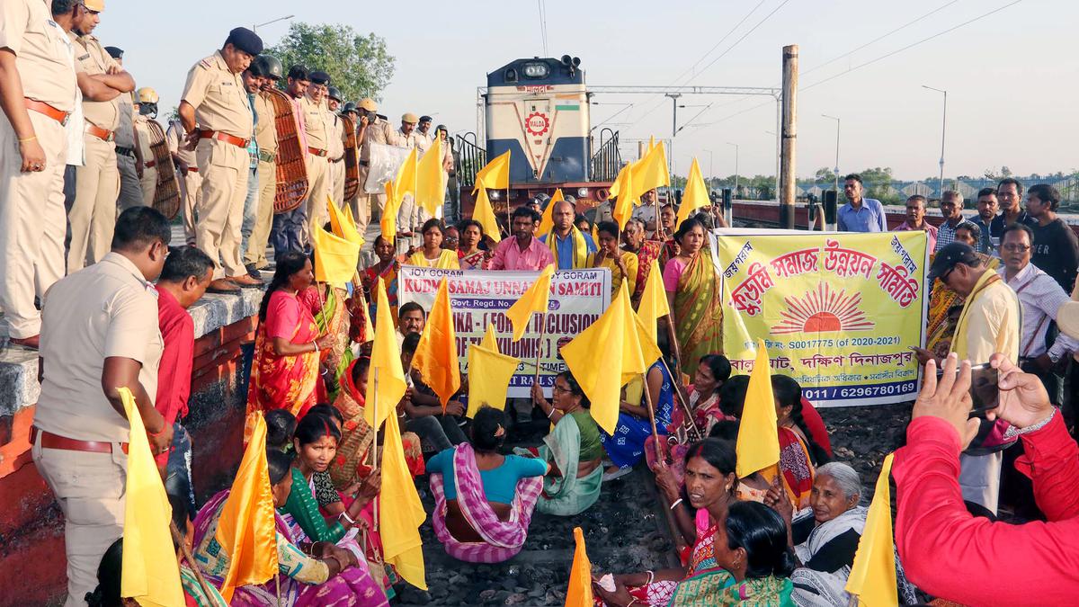 Kurmis lift rail blockades on fifth day of stir in Bengal