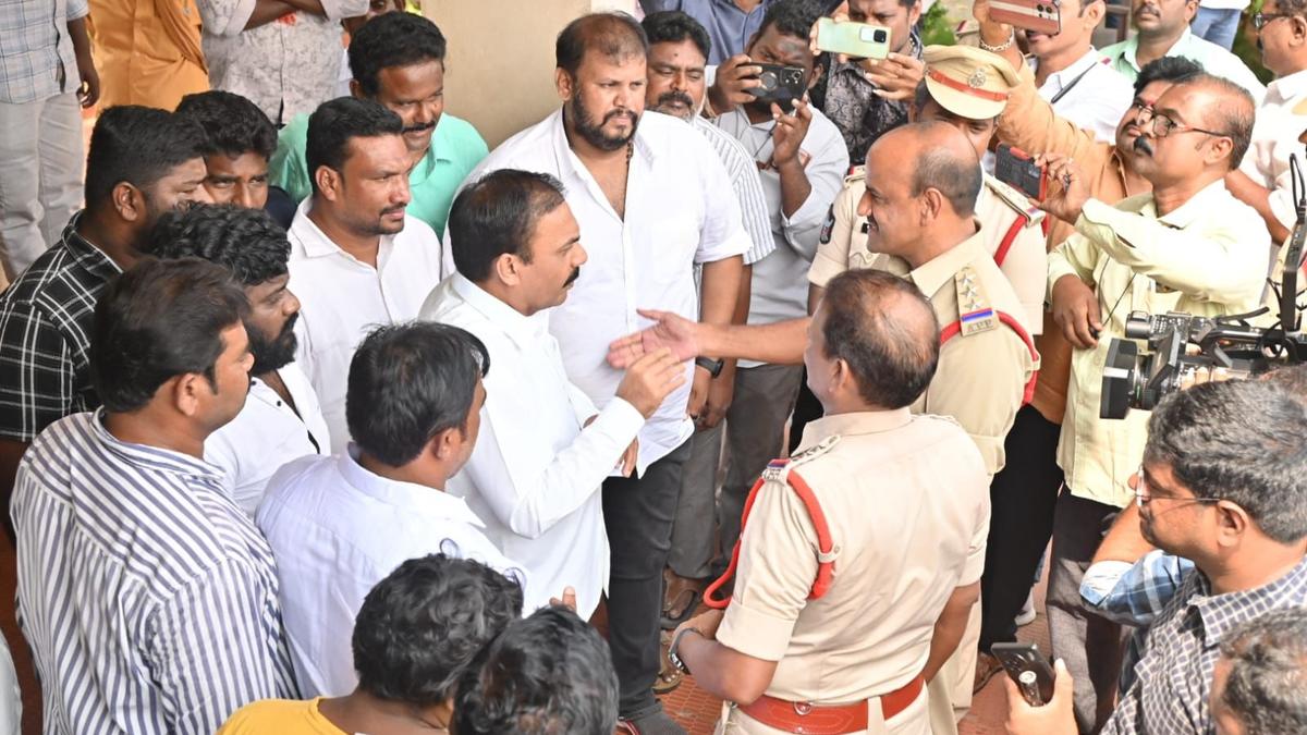 YSRCP leader Kakani Govardhan Reddy placed under house arrest in Nellore