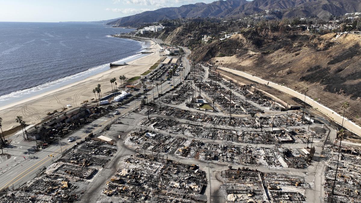 Earlier California fire shows how Los Angeles could rebuild