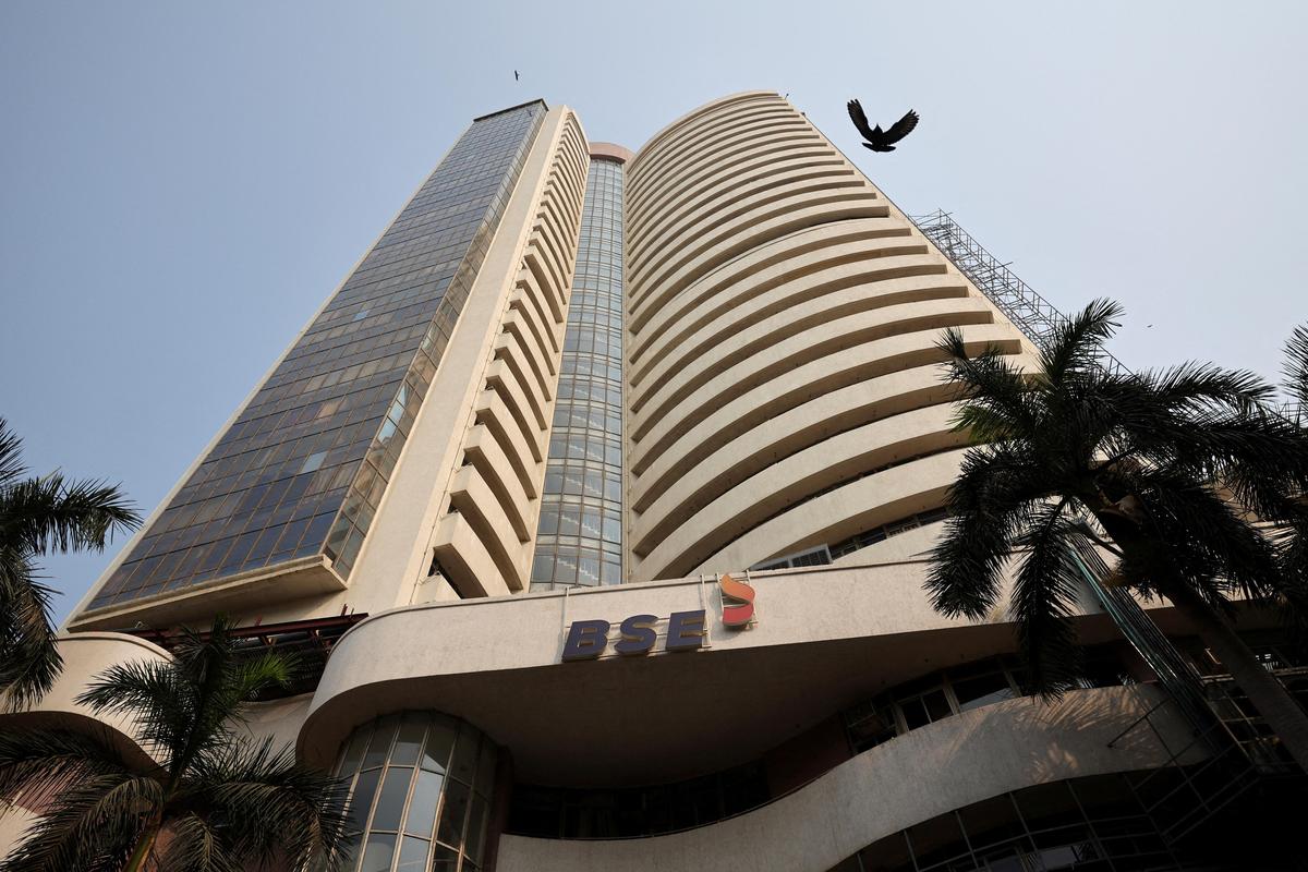 thehindu.com - Pti - Stock markets tumble on surging oil prices, foreign fund outflows