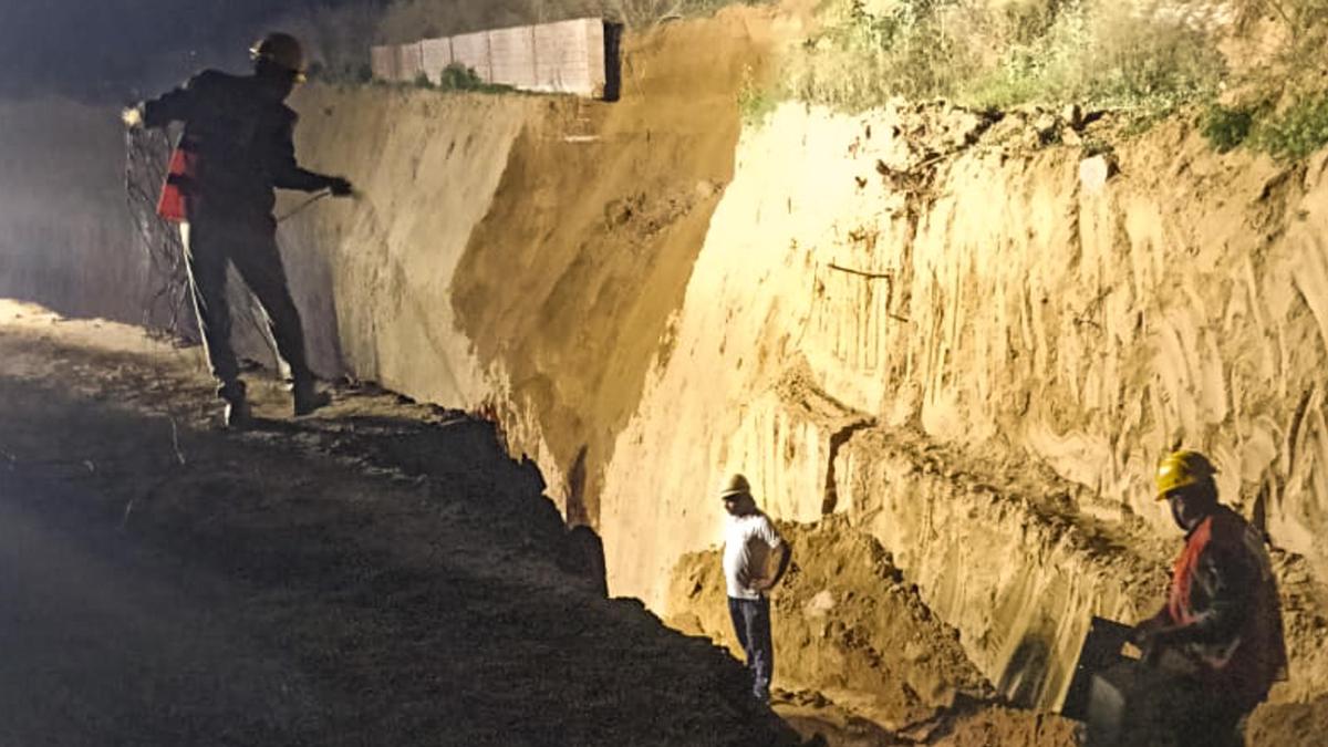 Seven killed as mound of soil collapses at Gurugram construction site, two arrested