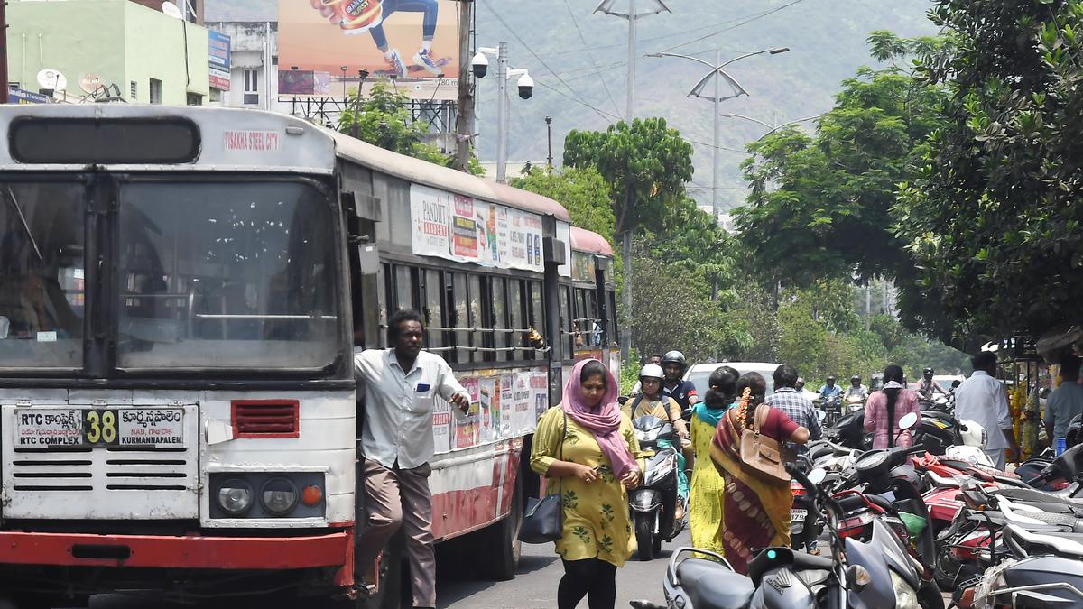 Commuters sweat it out at bus stops that have no shelters in Visakhapatnam