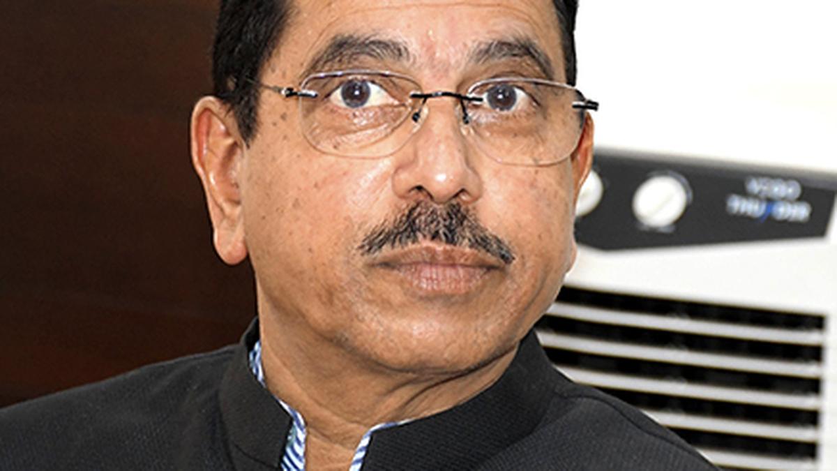 Joshi accuses Congress govt. of resorting to appeasement politics at the cost of farmers