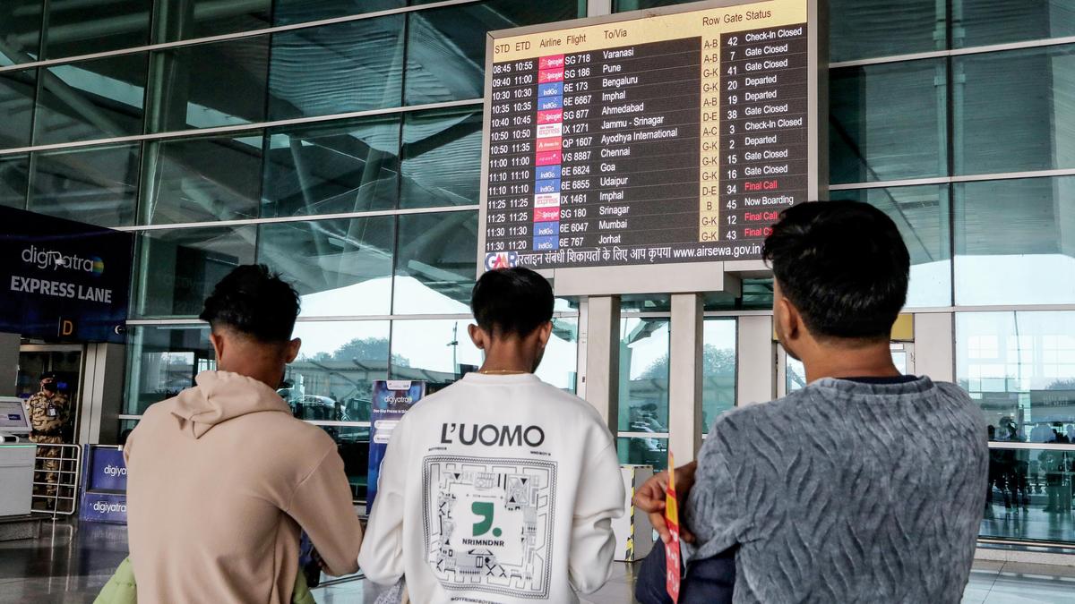 Hundreds of flights disrupted in Delhi amid intense fog