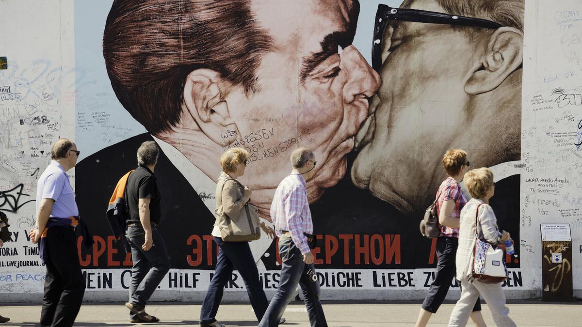 Review | A story of ‘outsiders’ in a divided Germany: The Others by Sheena Kalayil