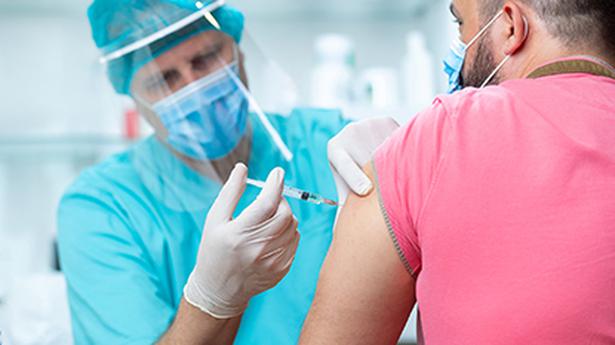 Cinq raisons pour lesquelles les jeunes devraient recevoir un vaccin de rappel COVID